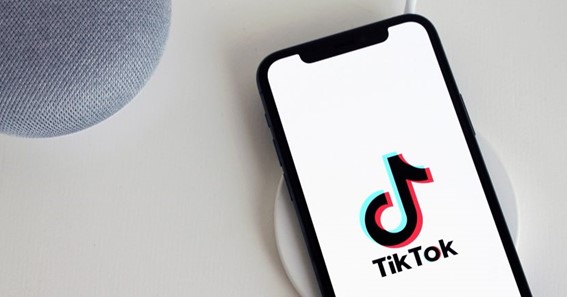 how to zoom in on tik tok
